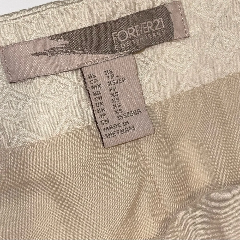 Forever 21 Ivory Textured Mini Skirt Sz XS
